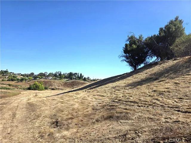 30925 Nicolas Road, Temecula, California 92591