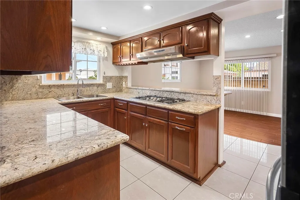 1956 W 231st Street, Torrance, California 90501 home-pic-14