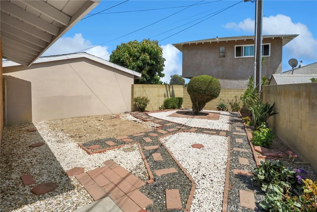 1956 W 231st Street, Torrance, California 90501 home-pic-38