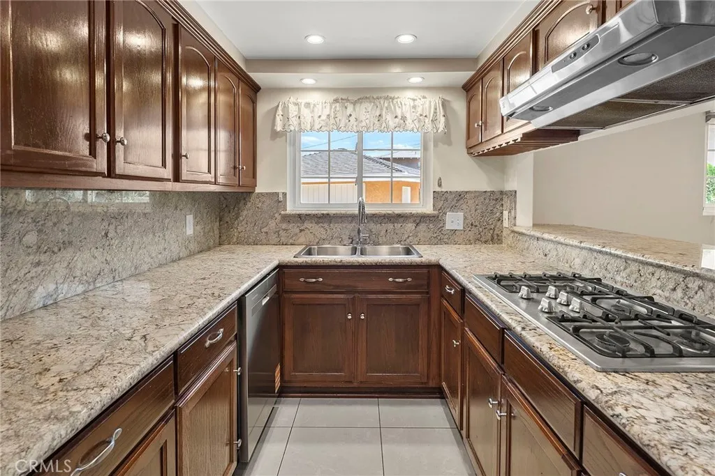 1956 W 231st Street, Torrance, California 90501 home-pic-13