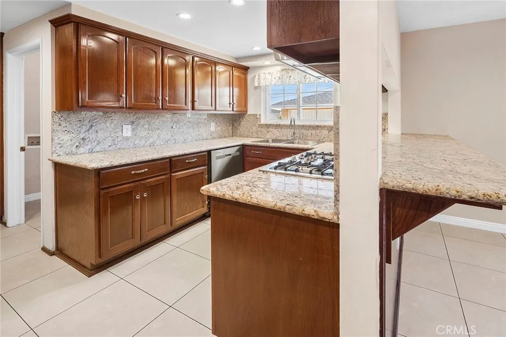 1956 W 231st Street, Torrance, California 90501 home-pic-17