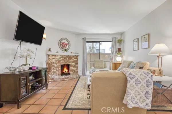15155 Sherman Way 14, Van Nuys, California 91405 home-pic-6
