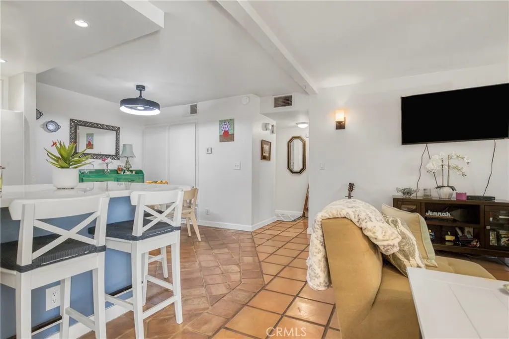 15155 Sherman Way 14, Van Nuys, California 91405 home-pic-10