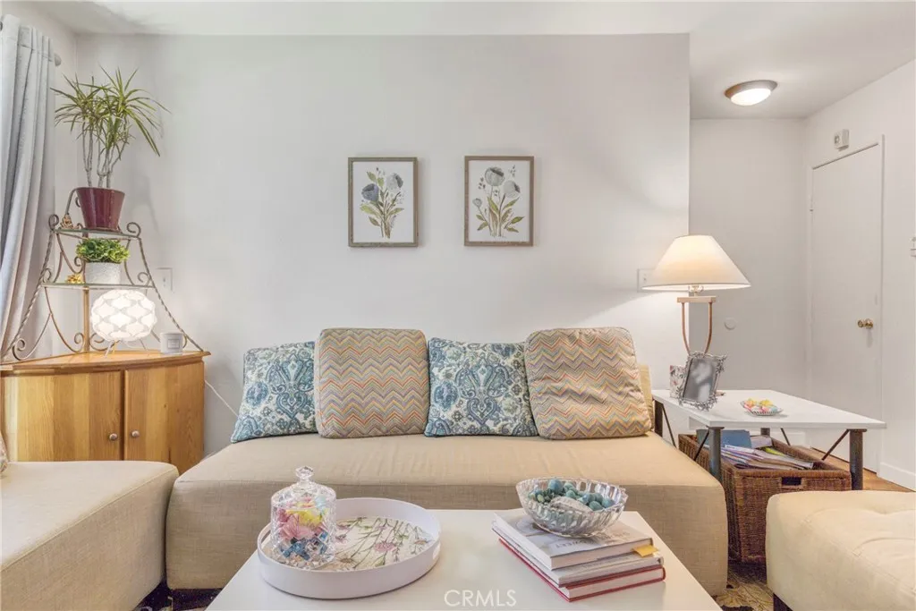 15155 Sherman Way 14, Van Nuys, California 91405 home-pic-24