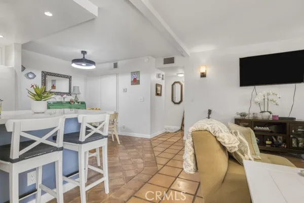 15155 Sherman Way 14, Van Nuys, California 91405 home-pic-5