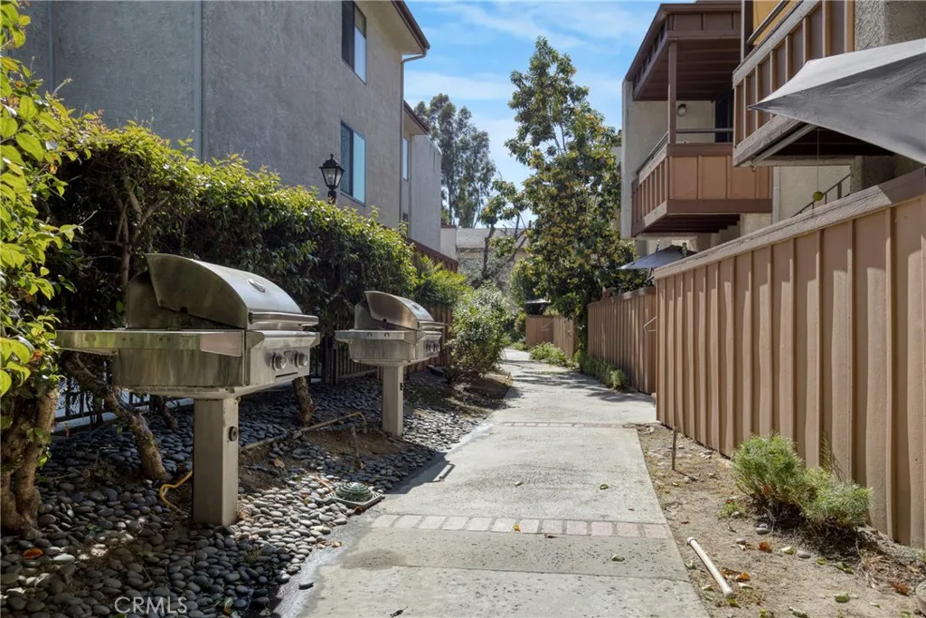 15155 Sherman Way 14, Van Nuys, California 91405 home-pic-25