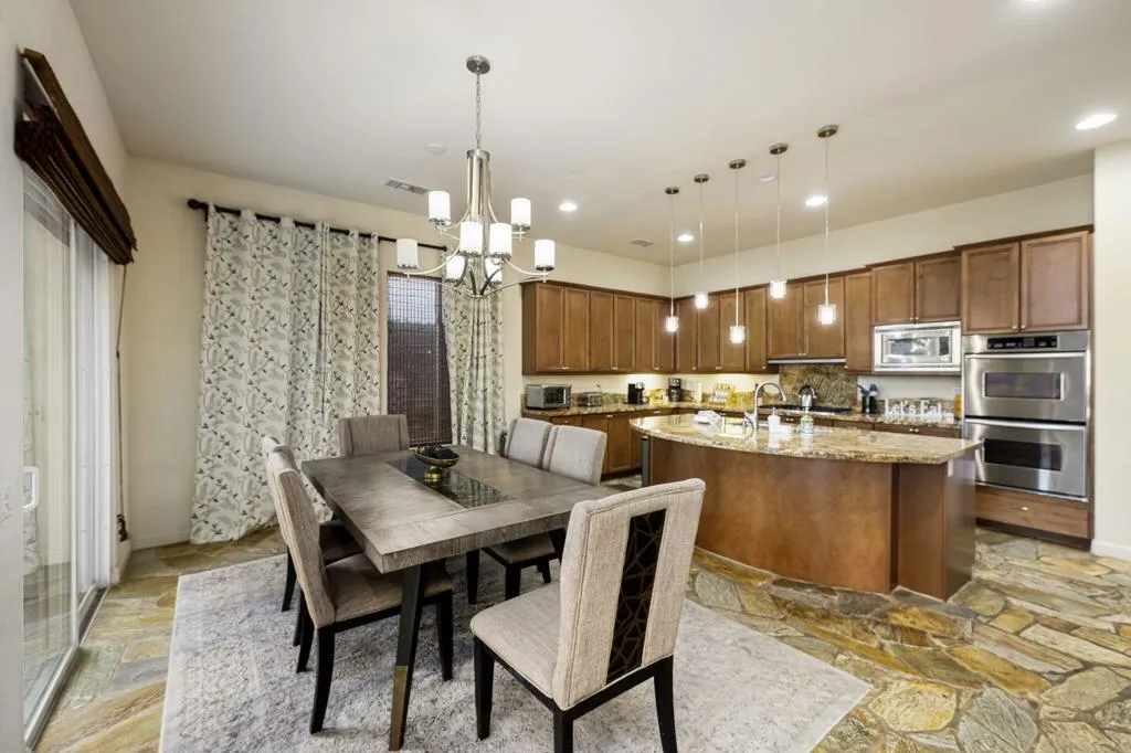 81390 Golf View Drive, La Quinta, California 92253 home-pic-2