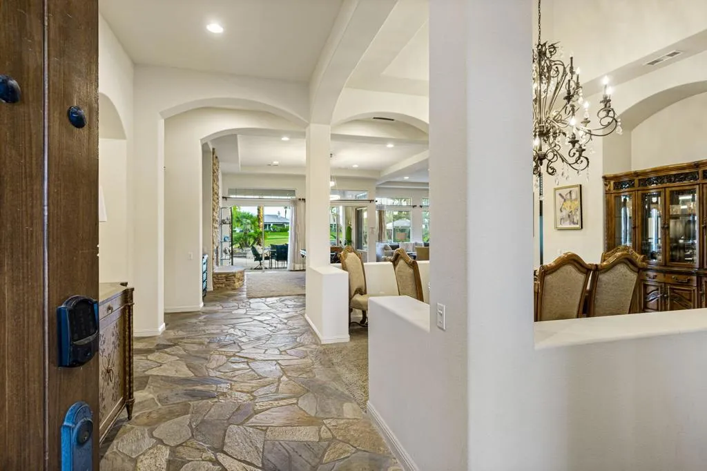 81390 Golf View Drive, La Quinta, California 92253 home-pic-5