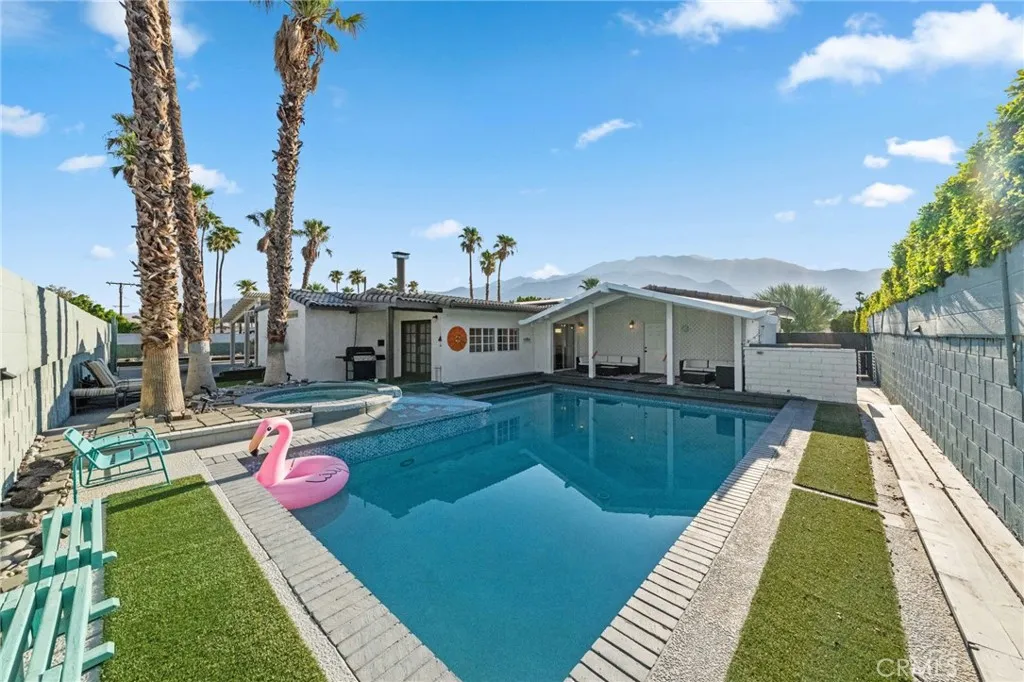 2306 Acacia Rd E, Palm Springs, California 92262 home-pic-64