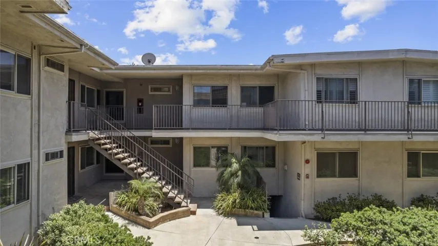 Located in Quiet 2nd floor