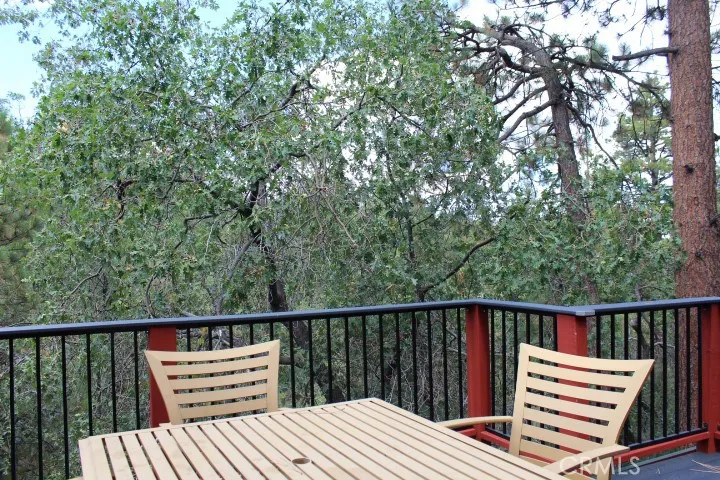 556 Villa Grove Avenue, Big Bear City, California 92314 home-pic-18