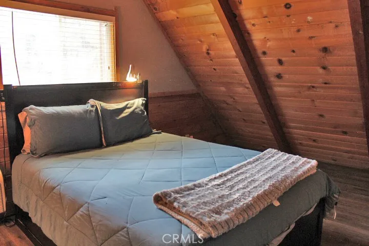 556 Villa Grove Avenue, Big Bear City, California 92314 home-pic-16