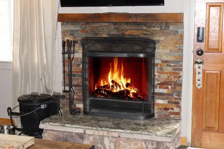 556 Villa Grove Avenue, Big Bear City, California 92314 home-pic-2