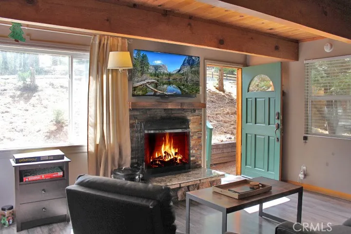 556 Villa Grove Avenue, Big Bear City, California 92314 home-pic-6