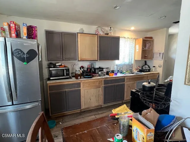 445 Millard Street, Moorpark, California 93021 home-pic-2