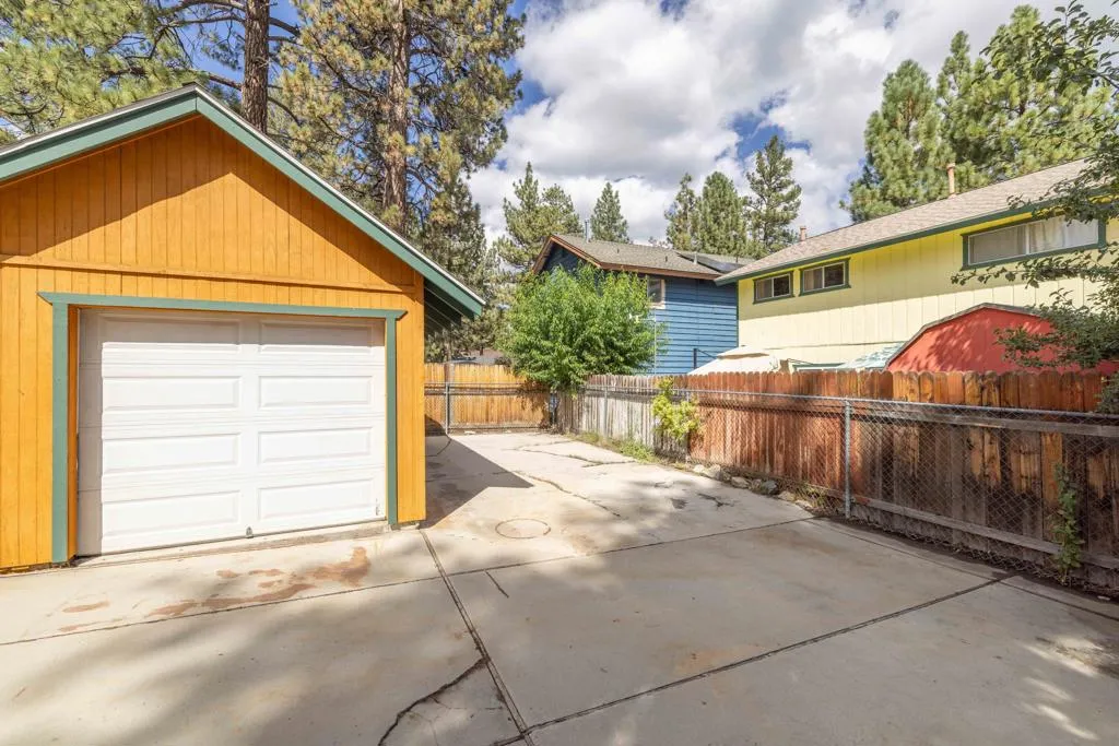 605 Elysian Boulevard, Big Bear, California 92314 home-pic-27