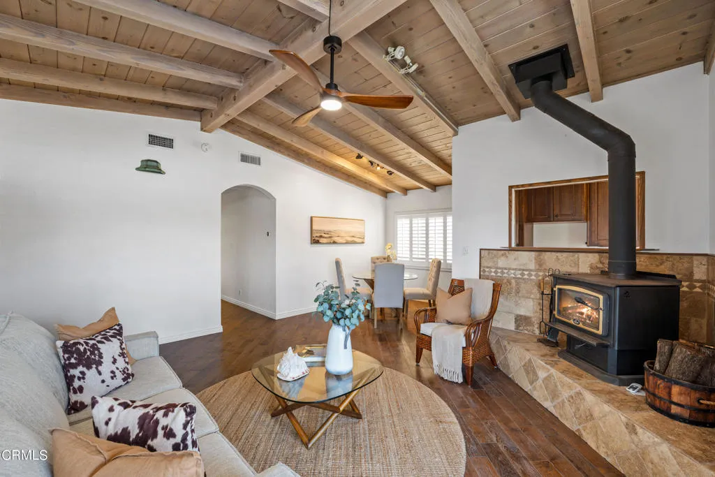 3715 Sunset Lane, Oxnard, California 93035 home-pic-5