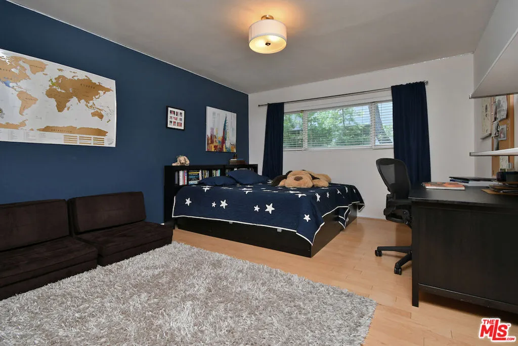 3421 Castlewoods Place, Sherman Oaks, California 91403 home-pic-23