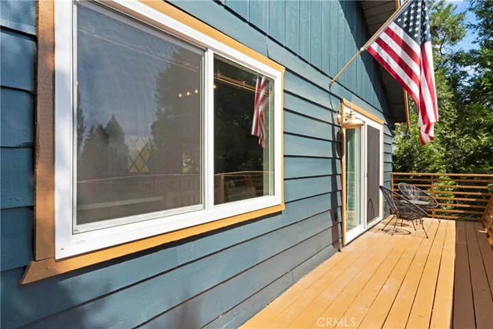 698 W Victoria Court, Lake Arrowhead, California 92352
