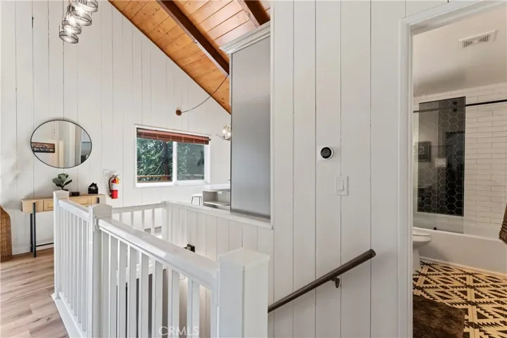 698 W Victoria Court, Lake Arrowhead, California 92352