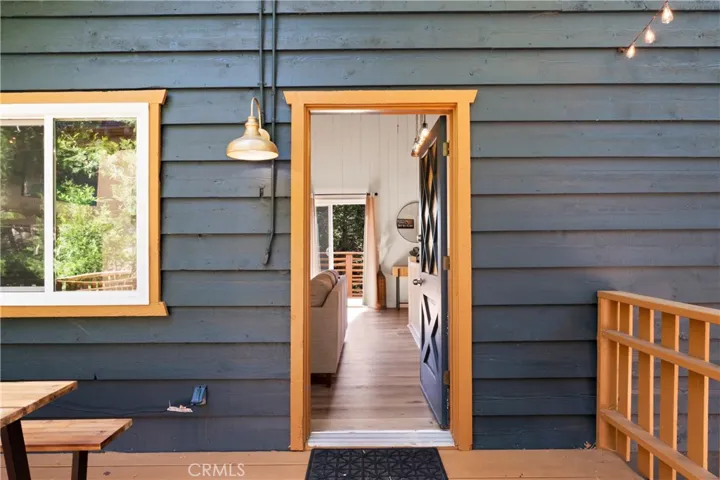 698 W Victoria Court, Lake Arrowhead, California 92352