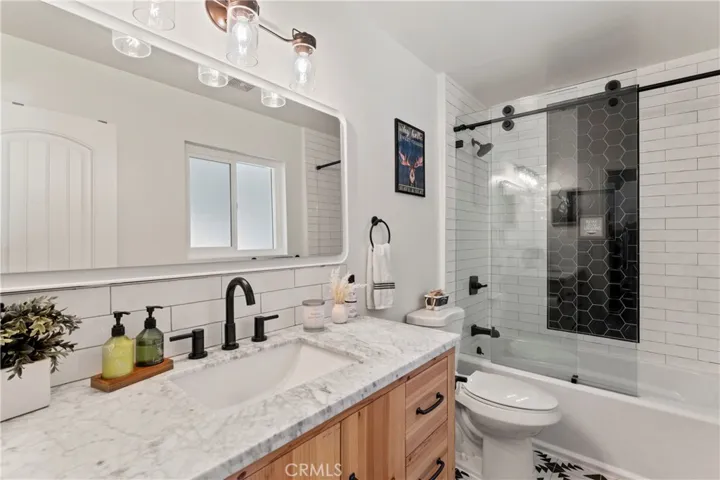698 W Victoria Court, Lake Arrowhead, California 92352