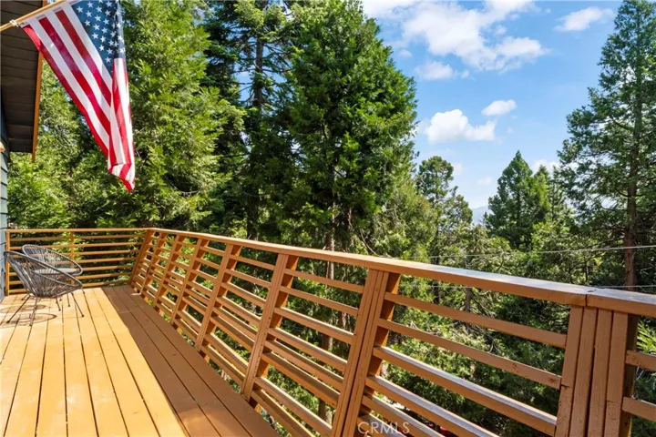 698 W Victoria Court, Lake Arrowhead, California 92352