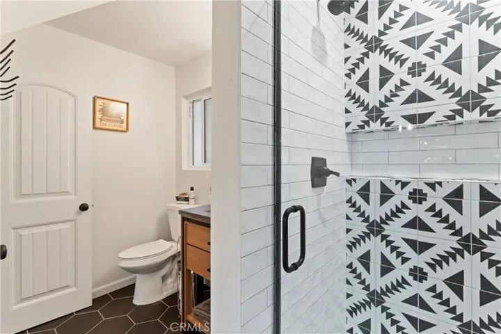 698 W Victoria Court, Lake Arrowhead, California 92352