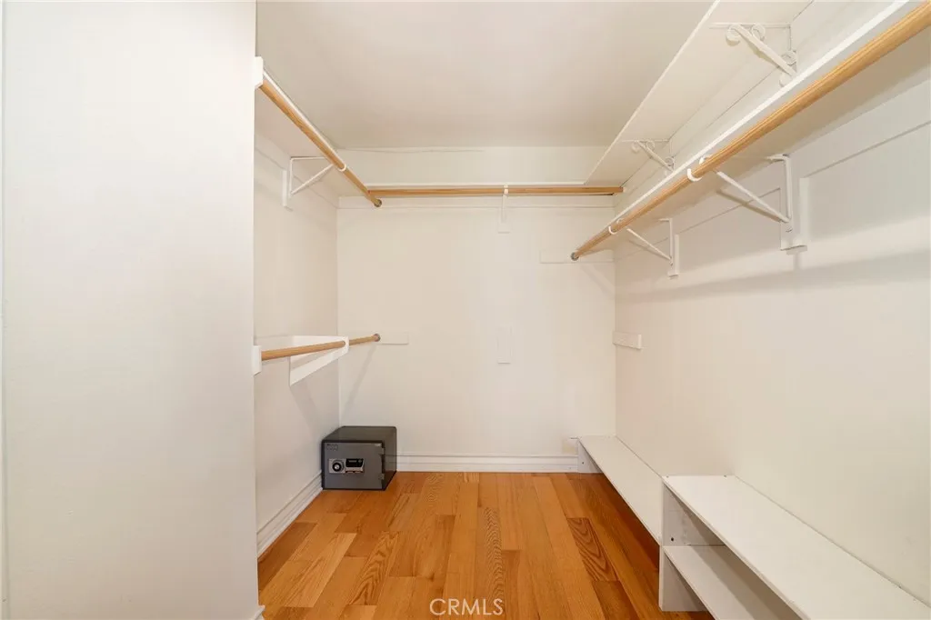 4321 Matilija Avenue 1, Sherman Oaks, California 91423 home-pic-24