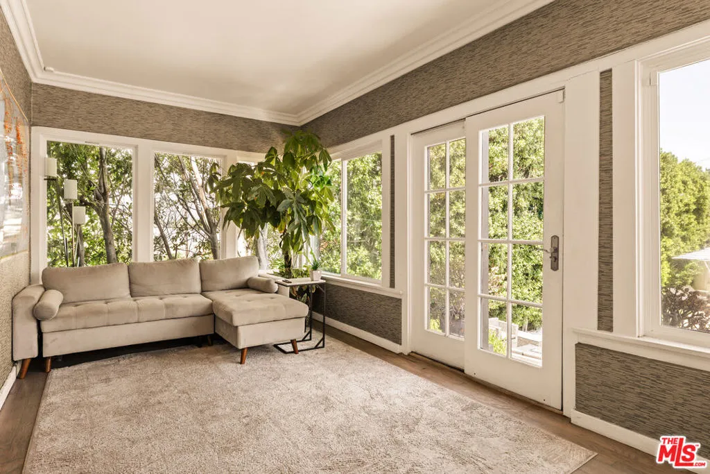 564 N Normandie Avenue, Los Angeles, California 90004 home-pic-11