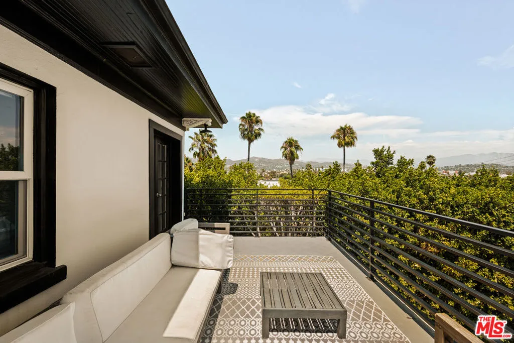 564 N Normandie Avenue, Los Angeles, California 90004 home-pic-15
