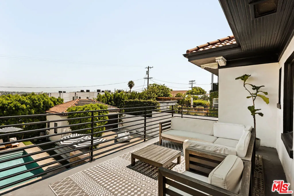 564 N Normandie Avenue, Los Angeles, California 90004 home-pic-17
