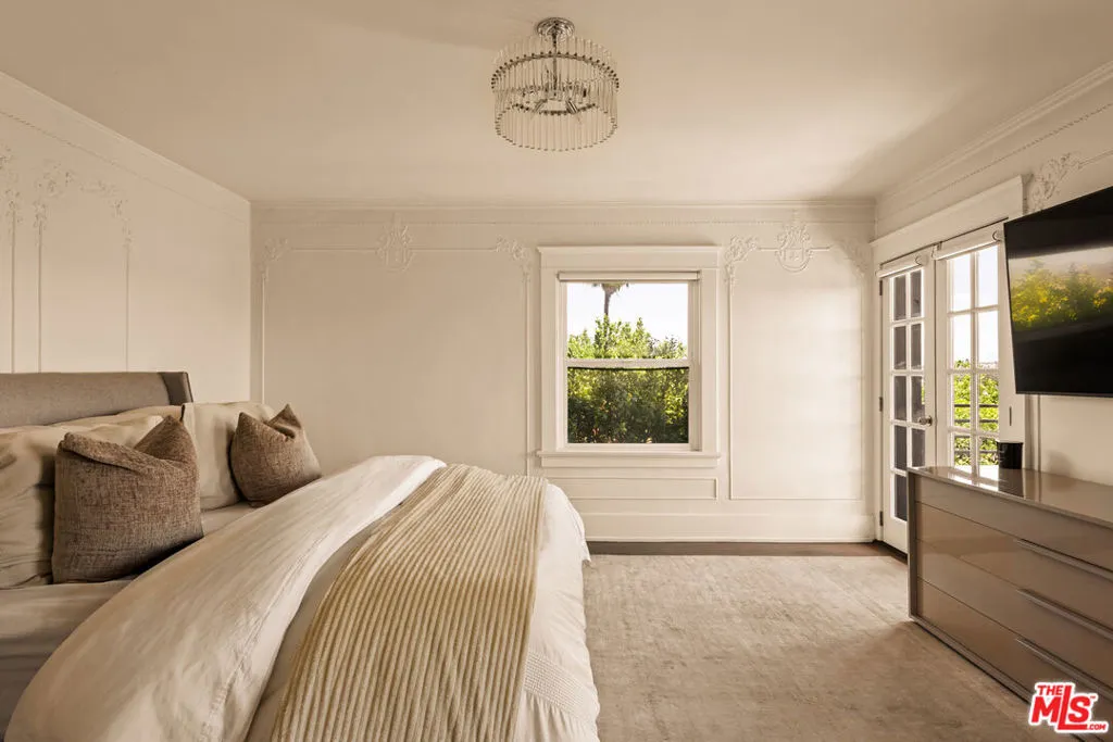 564 N Normandie Avenue, Los Angeles, California 90004 home-pic-13