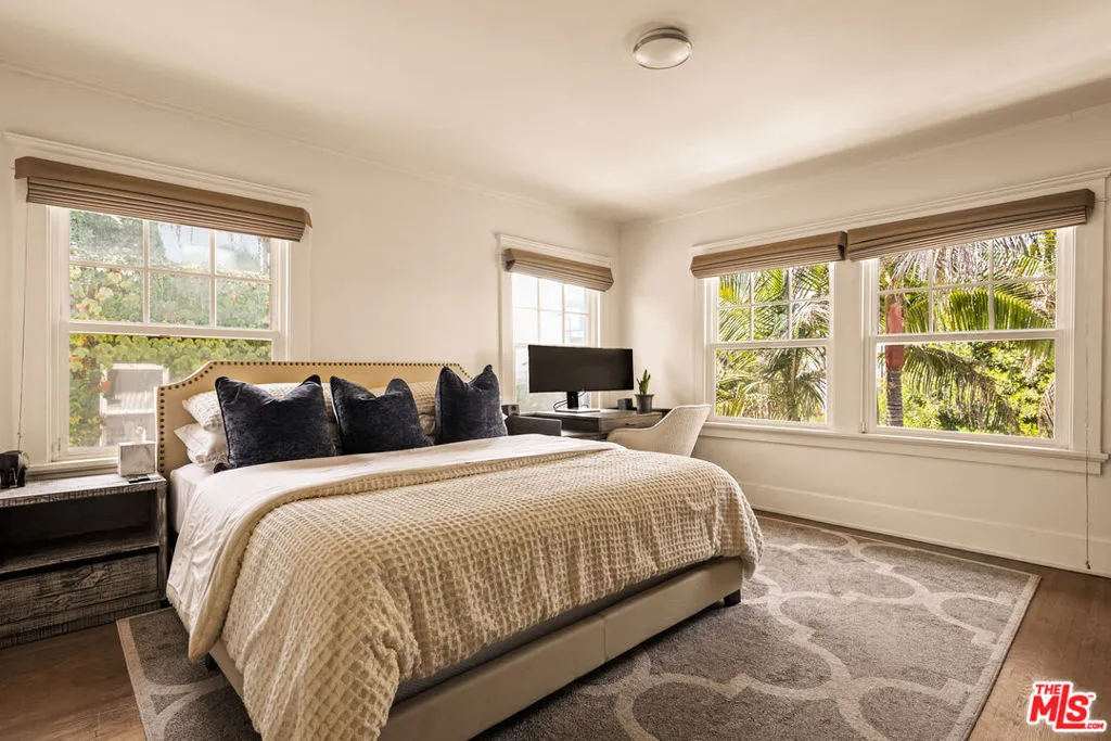 564 N Normandie Avenue, Los Angeles, California 90004 home-pic-21