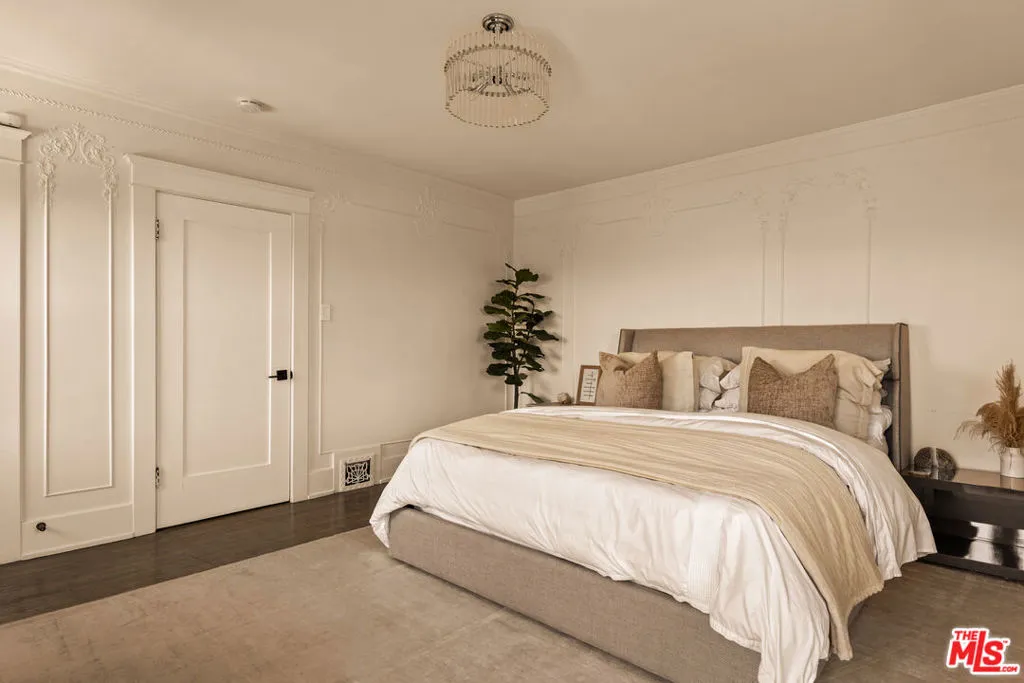 564 N Normandie Avenue, Los Angeles, California 90004 home-pic-14