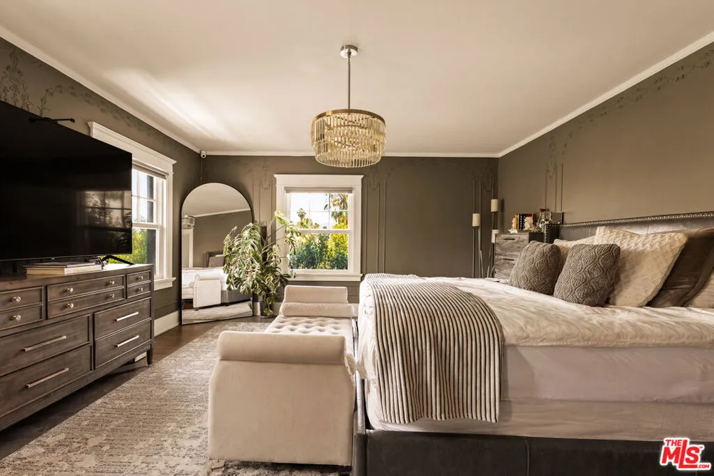 564 N Normandie Avenue, Los Angeles, California 90004 home-pic-19
