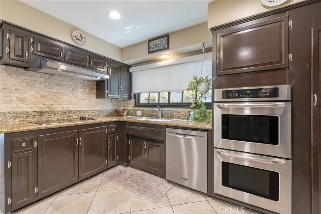 1359 Cedarview Drive, Claremont, California 91711 home-pic-8