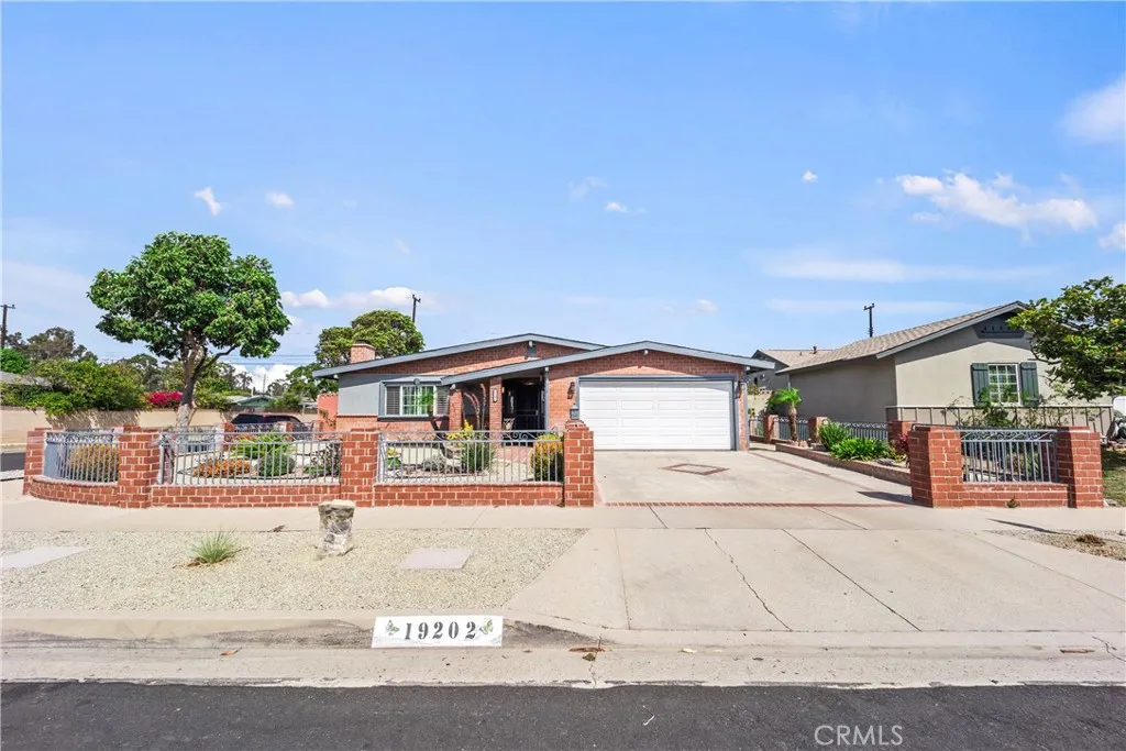 19202 Campaign Drive, Carson, California 90746 home-pic-1