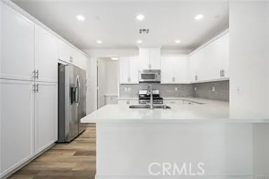 502 Trailblaze, Irvine, California 92618