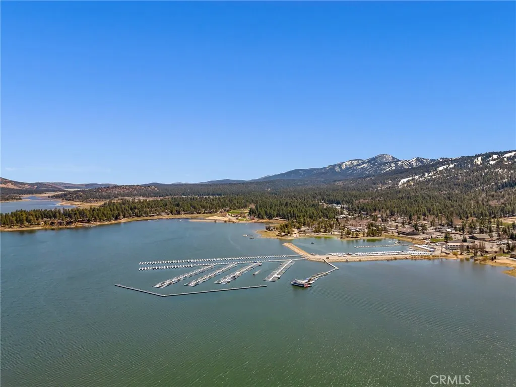 329 E Sherwood Boulevard, Big Bear City, California 92314 home-pic-22