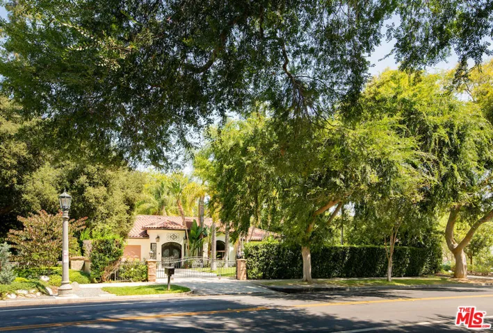 888 Linda Vista Avenue, Pasadena, California 91103