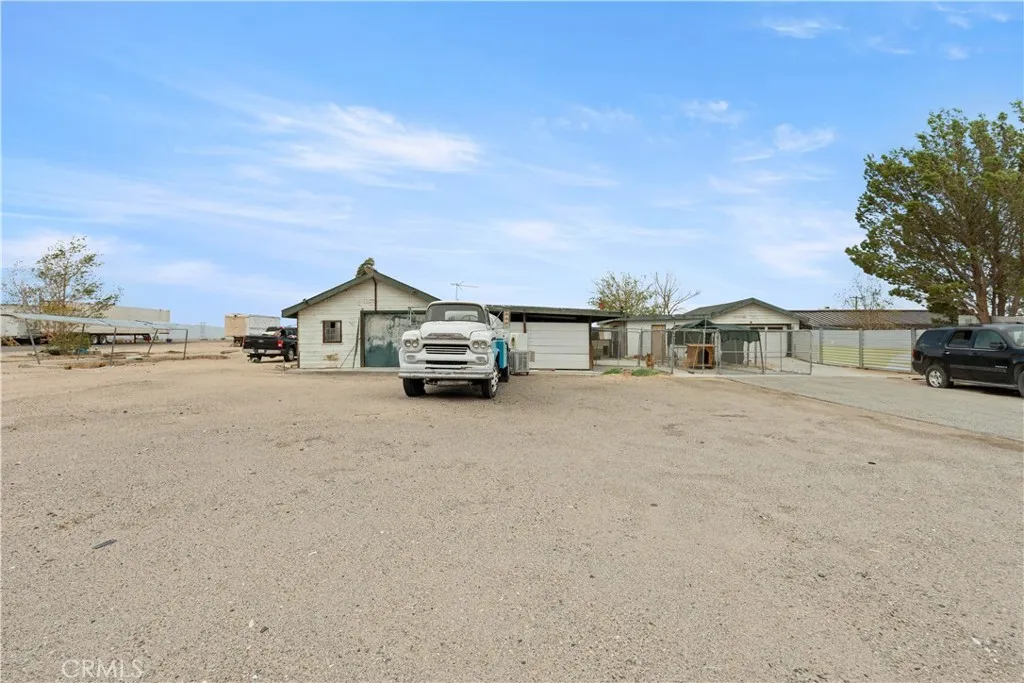 20825 Aster Road, Adelanto, California 92301 home-pic-4