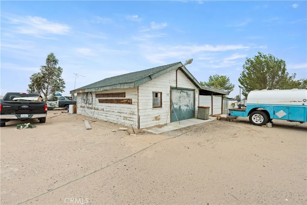 20825 Aster Road, Adelanto, California 92301 home-pic-2