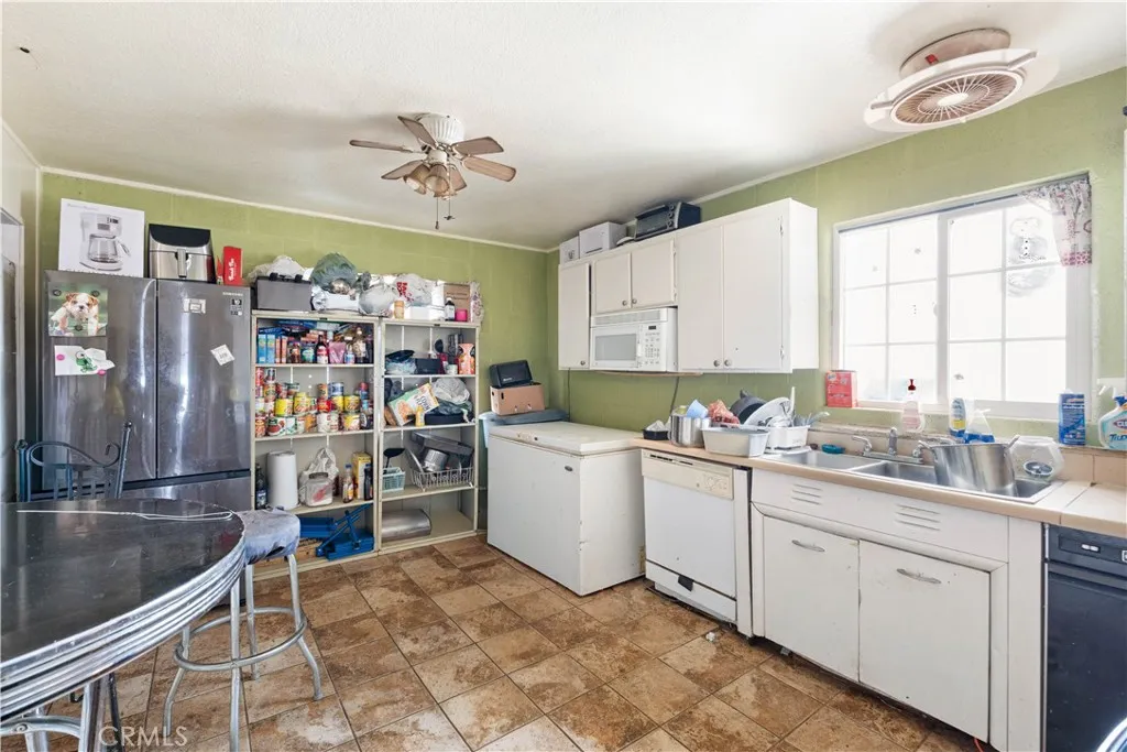 20825 Aster Road, Adelanto, California 92301 home-pic-10