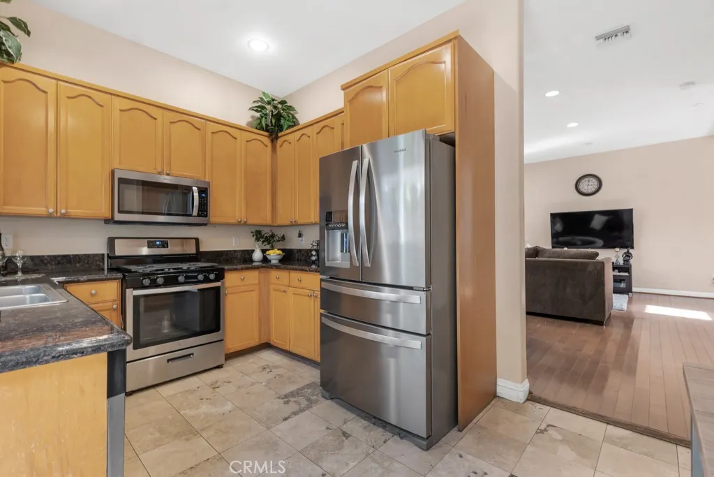 12642 Ralston Avenue 1, Sylmar, California 91342 home-pic-12