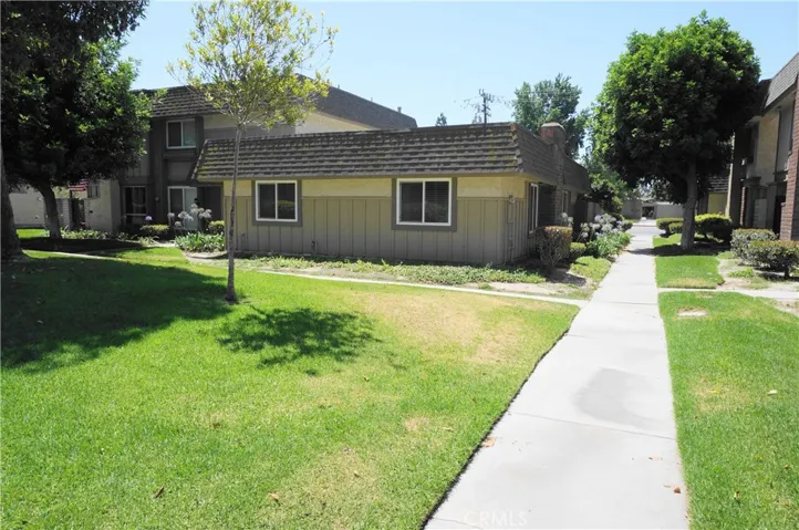 2015 E Saddlewood Lane, Anaheim, California 92806