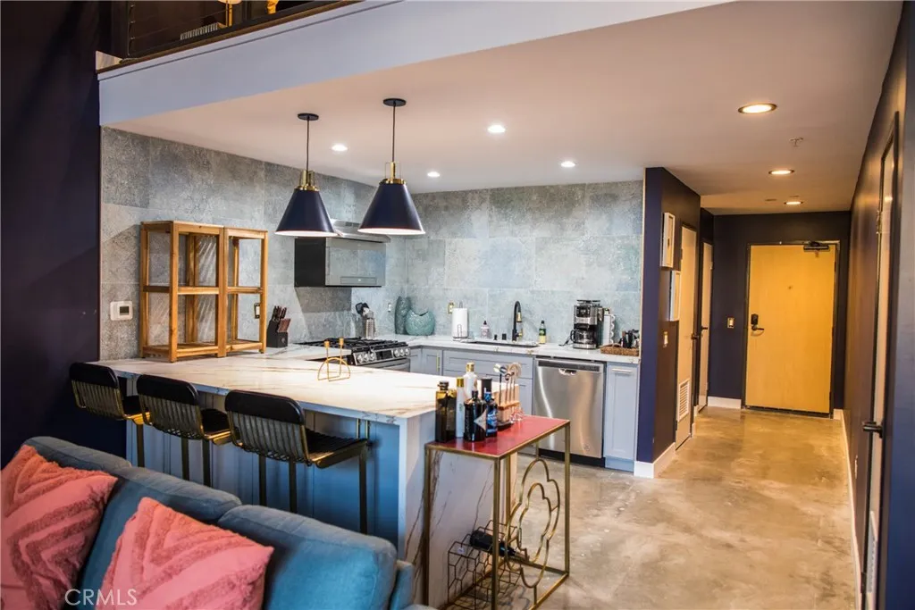 101 W Mission Boulevard 312, Pomona, California 91766 home-pic-6