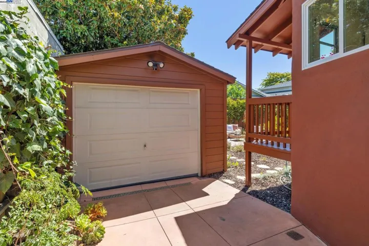 1336 Fernside, Alameda, California 94501-0000