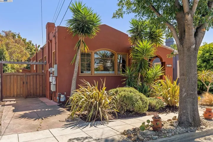 1336 Fernside, Alameda, California 94501-0000
