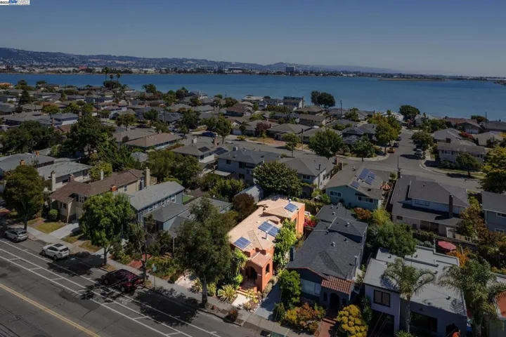 1336 Fernside, Alameda, California 94501-0000